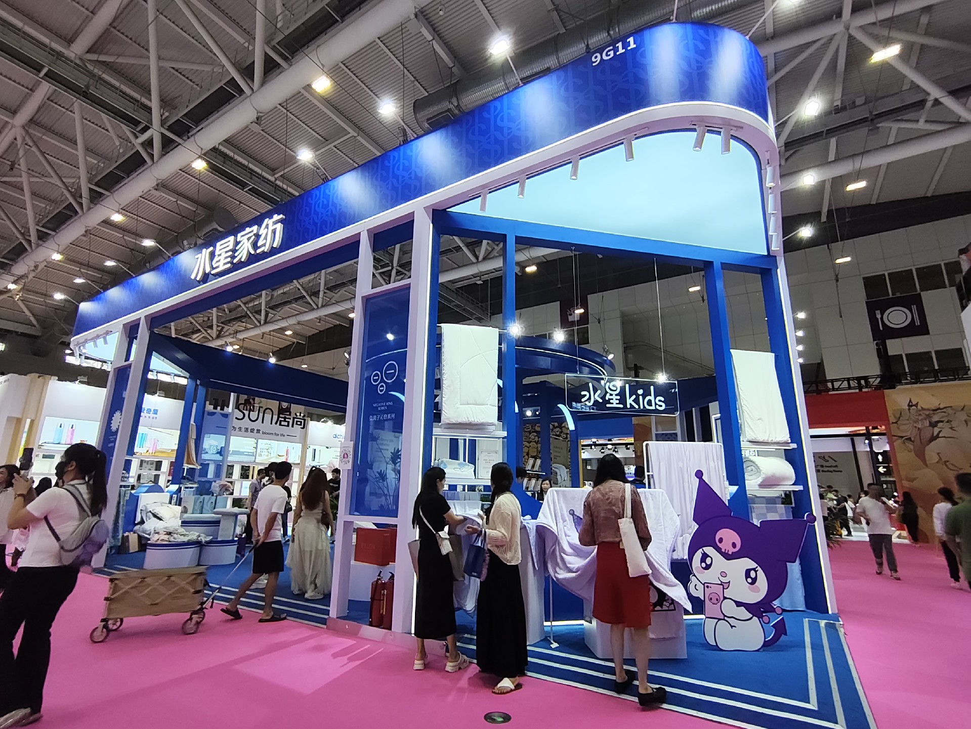 展臺(tái)設(shè)計(jì)中常用的材料包括以下幾類：